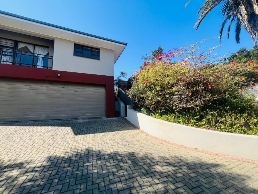 4 Bedroom Property for Sale in Beacon Bay Eastern Cape
